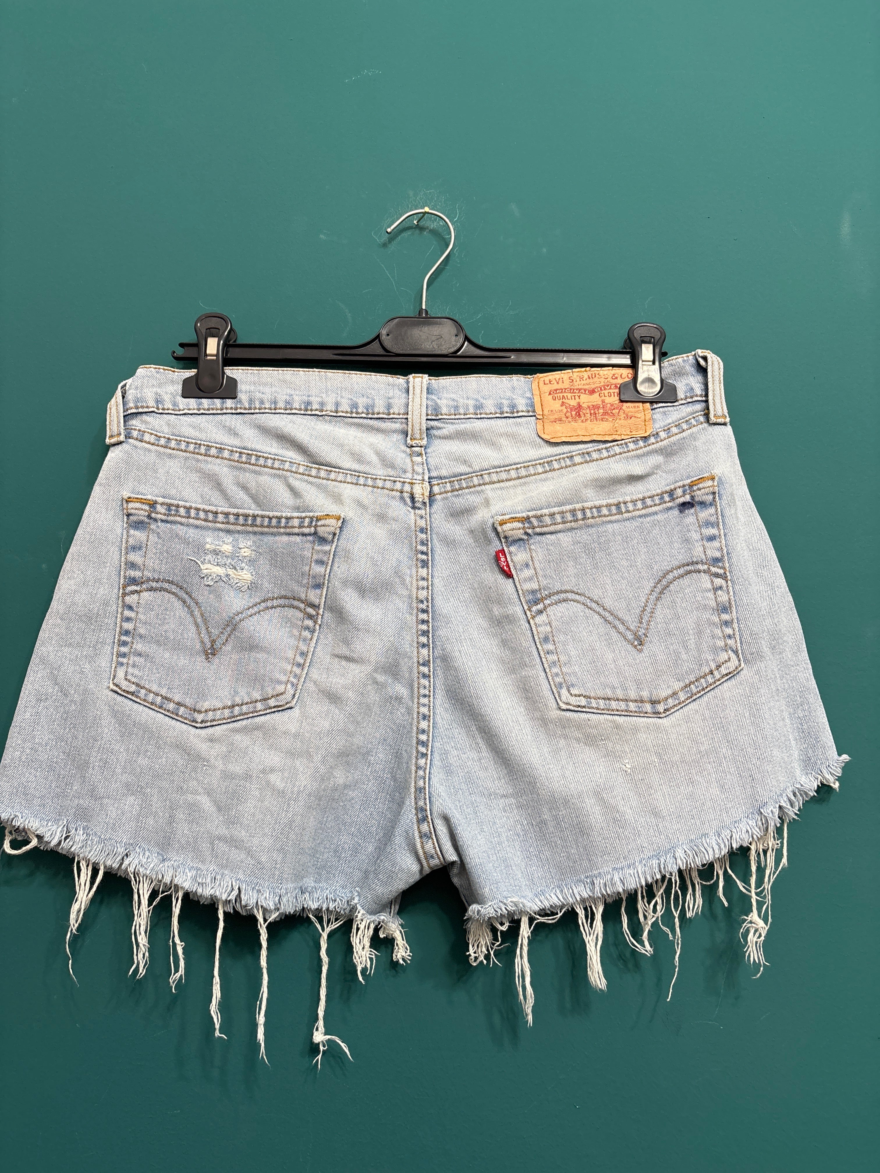 SHORTS LEVIS 568