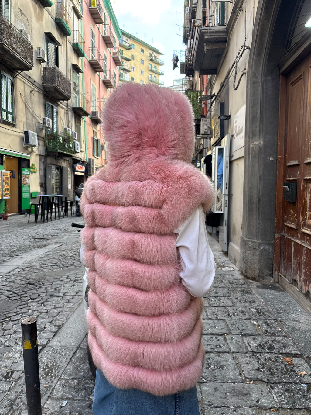 83 GILET IN VOLPE ROSA
