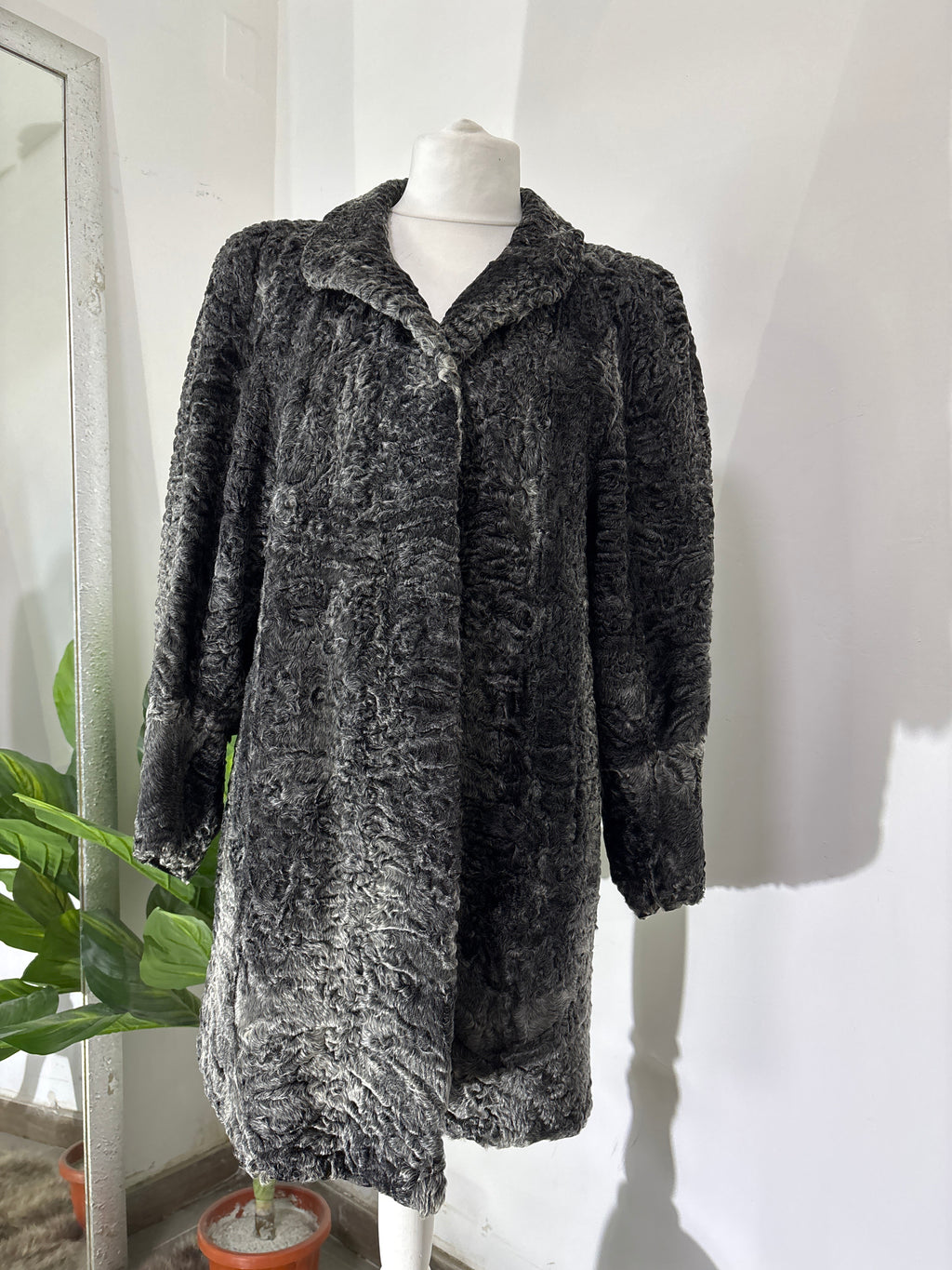 PELLICCIA IN ASTRAKAN GRIGIO 010
